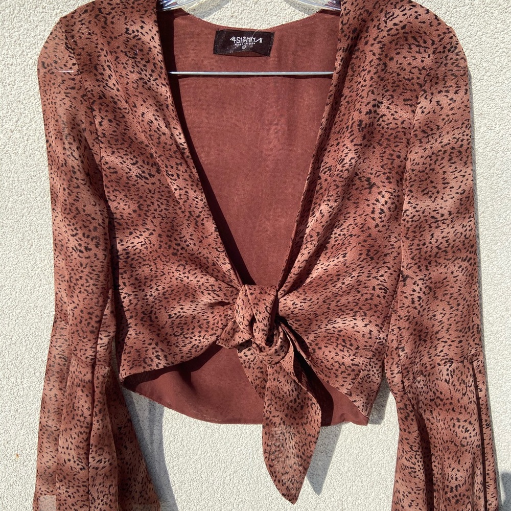 Urban Outfitters Leopard Print Top 🐆